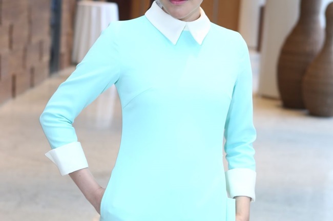 Hồ Quỳnh Hương, Lưu Hương Giang kín đáo khoe sắc